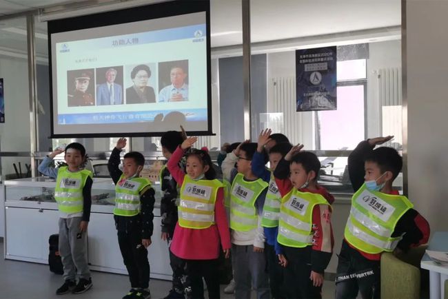 【高新區(qū)企業(yè)在行動】與無人機“零距離”！在神飛公司感受科技的魅力2.jpg