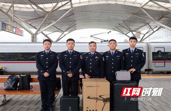 湖南警察學院在第十二屆“北斗杯”全國青少年科技創(chuàng)新大賽中奪冠.jpg