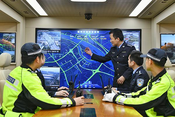 5G+4K還帶無人機！這樣科技感爆棚的警車，帥到你了嗎？2.png