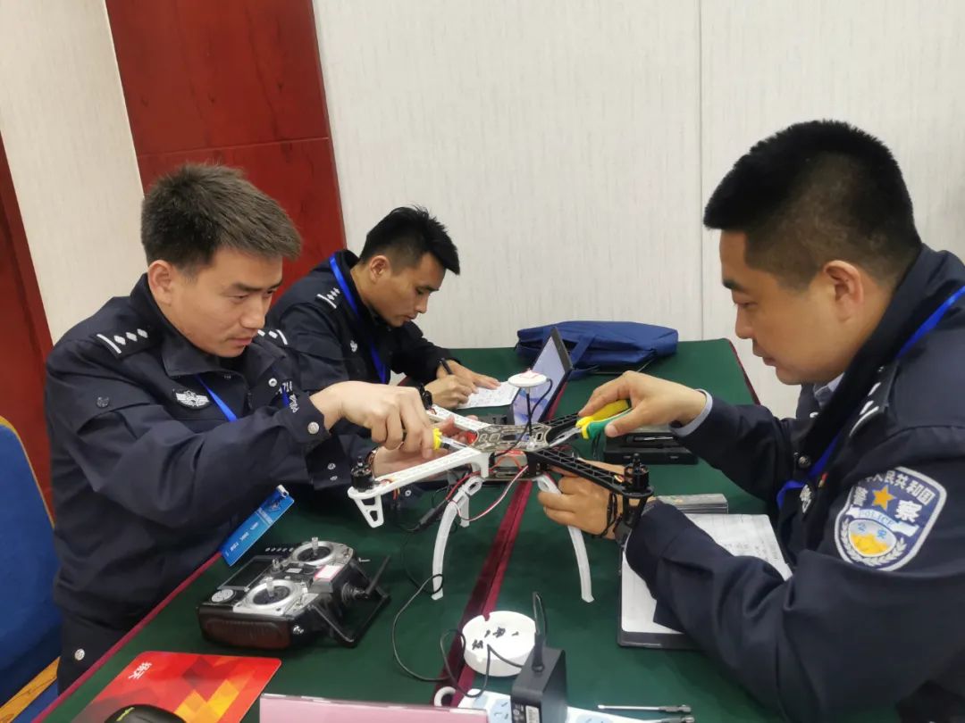 第一！德州公安無人機戰(zhàn)隊再“飛”佳績2.jpg