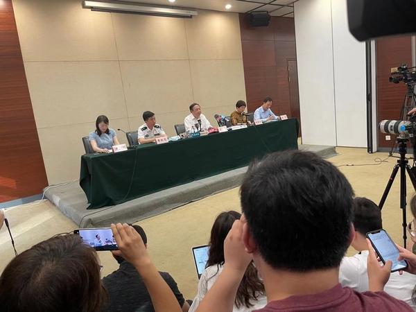 杭州已投入4000余人搜尋金錢豹，出動熱成像無人機450架次.jpg