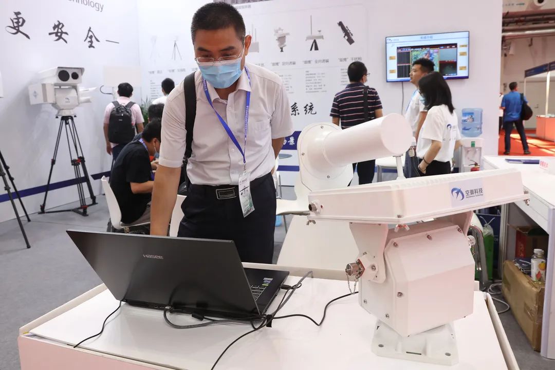 無人機只認識一種？快和小亦來無人機產(chǎn)業(yè)博覽會開開眼4.jpg